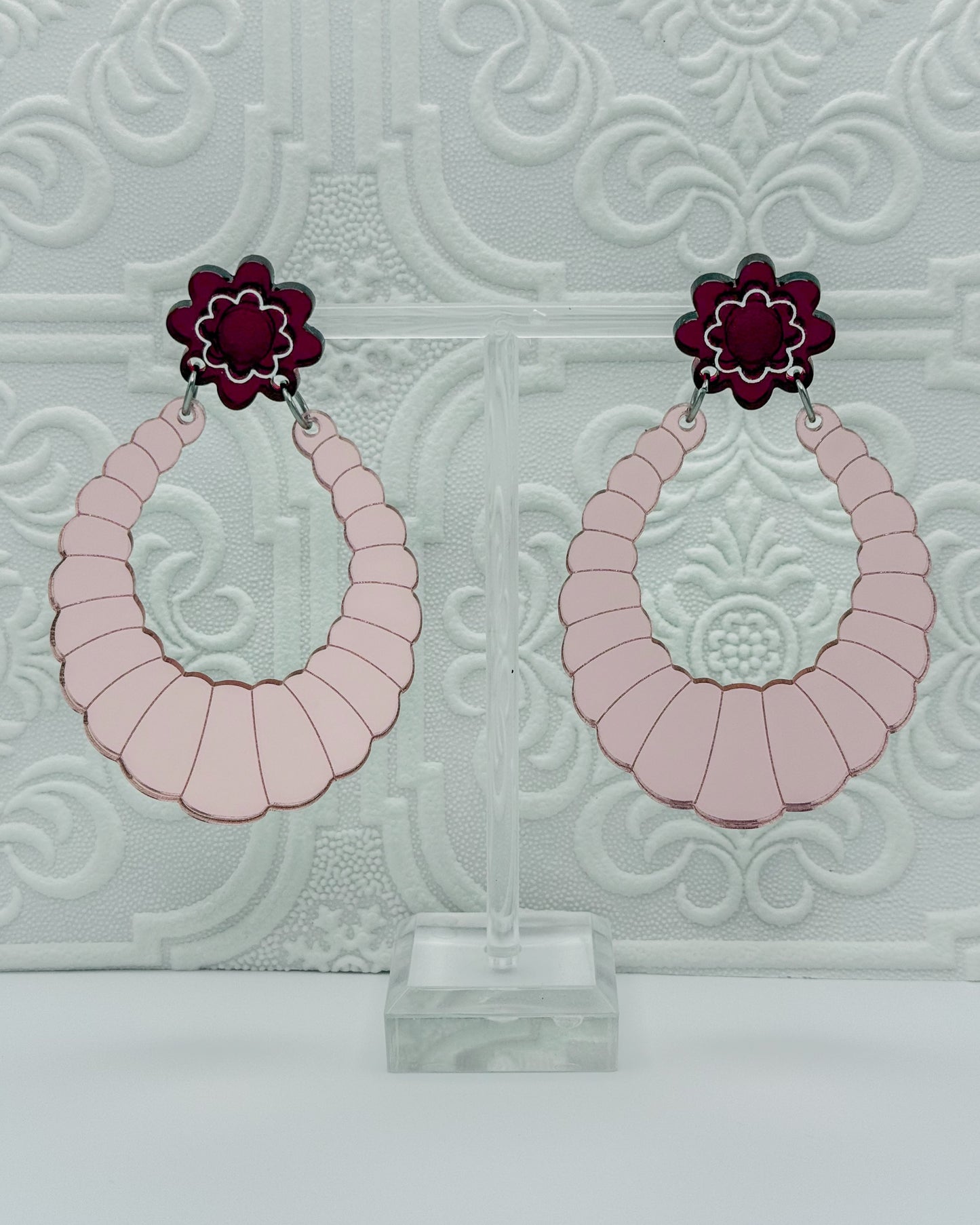 Scalloped Oval Hoops