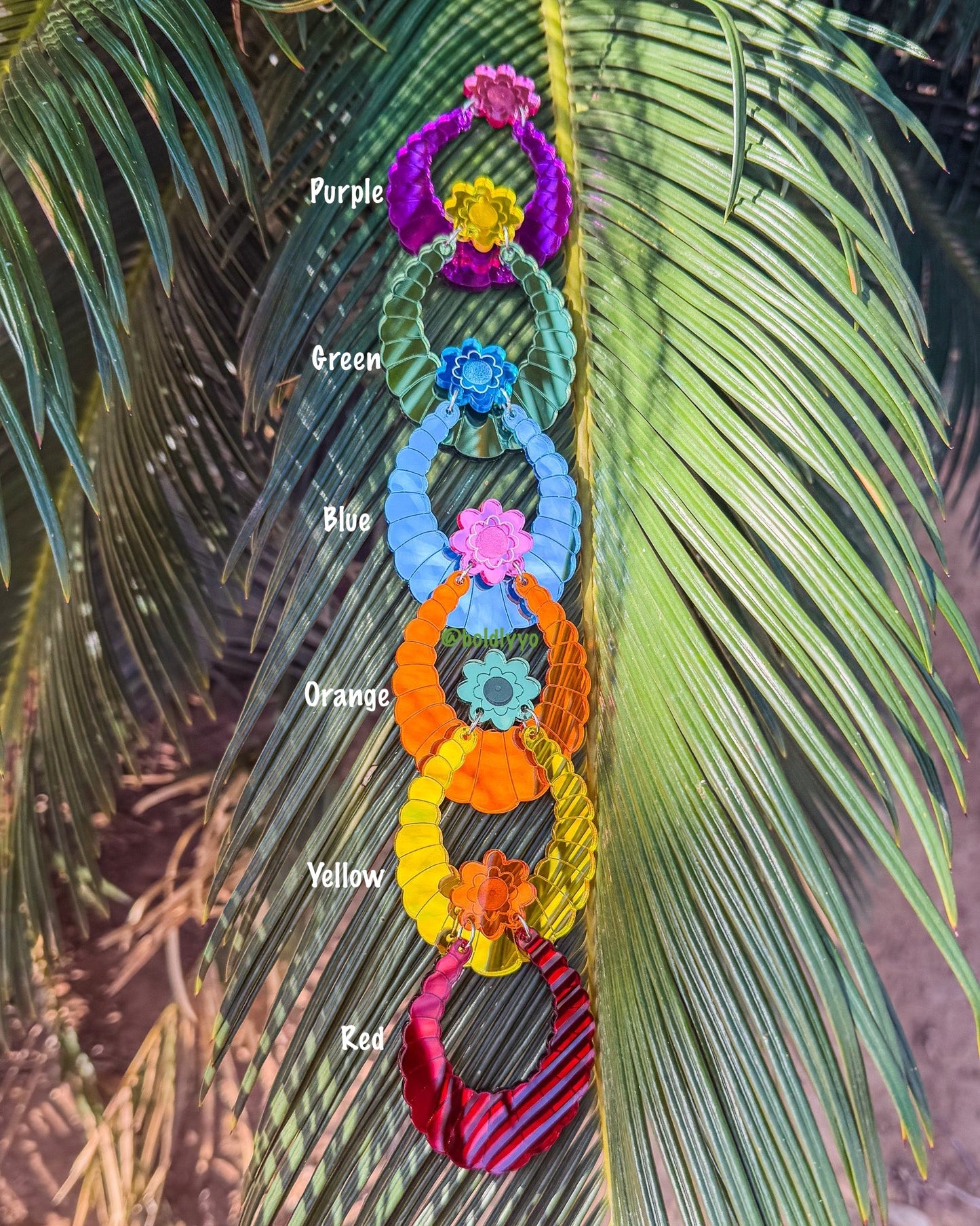 Scalloped Oval Hoops